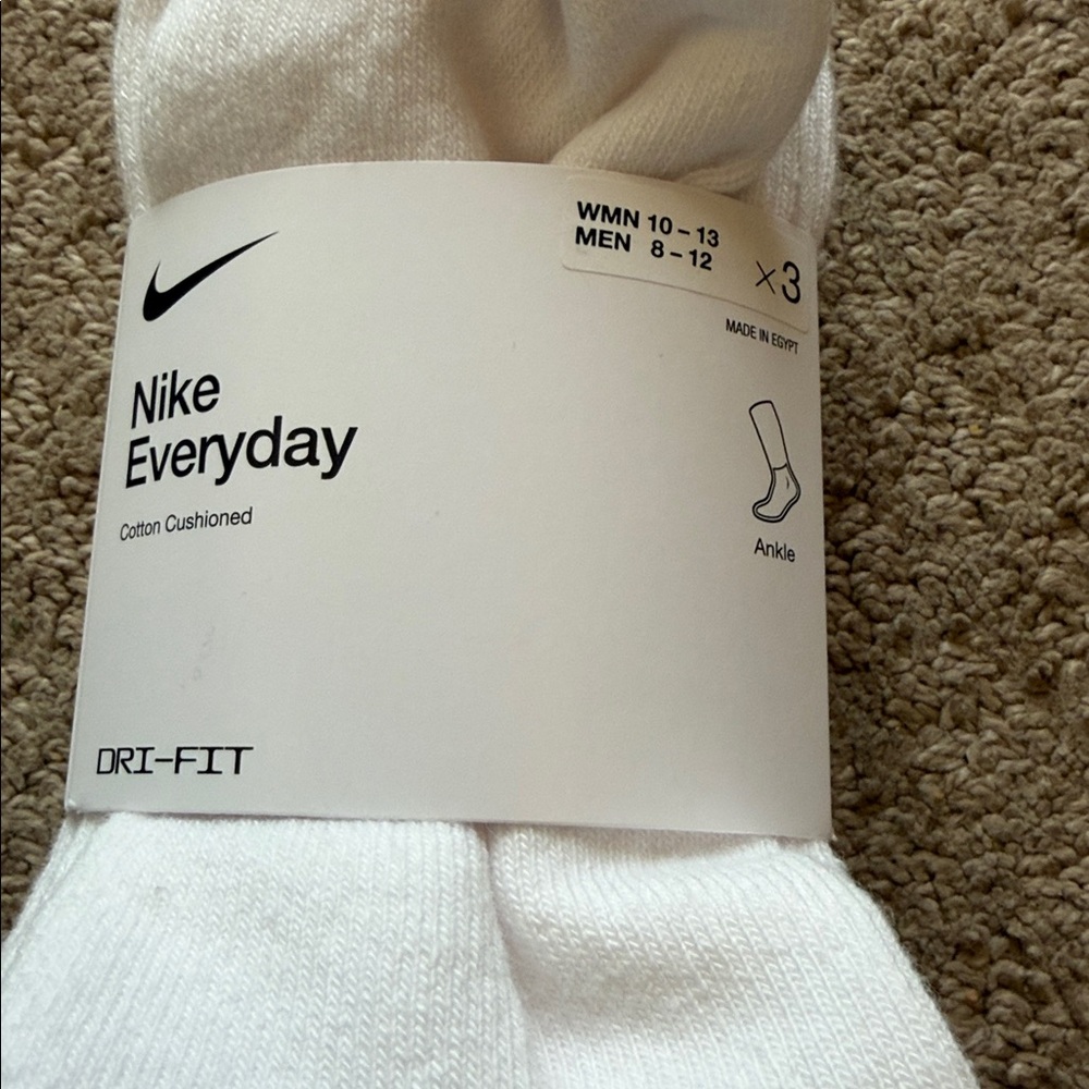 Nike DRI FIT Everyday White Crew Socks with Black Logo. - Picture 3 of 5